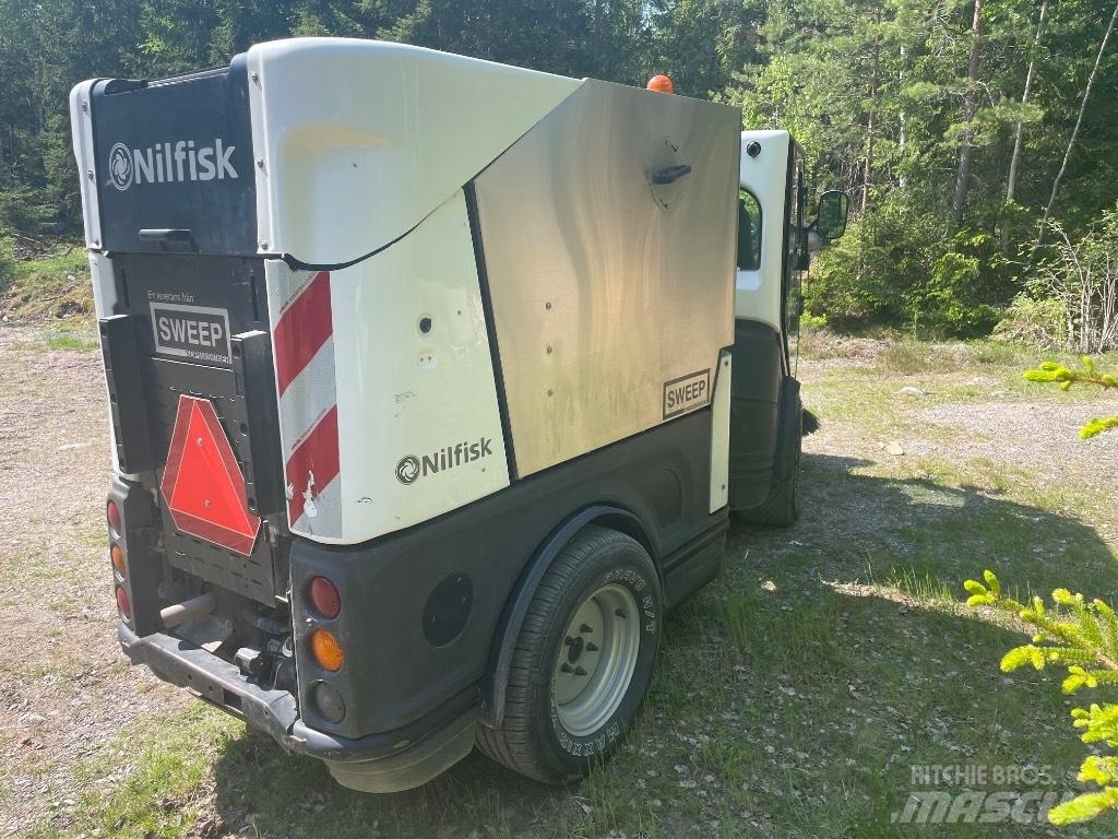 Nilfisk CR 3500 Tänavapuhastusmasinad
