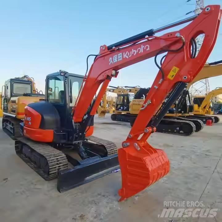 Kubota KX165 Roomikekskavaatorid