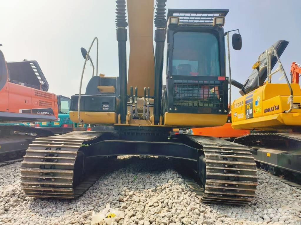 CAT 320 D Roomikekskavaatorid