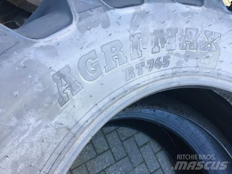 BKT 520/70 R 38 Rehvid, rattad ja veljed