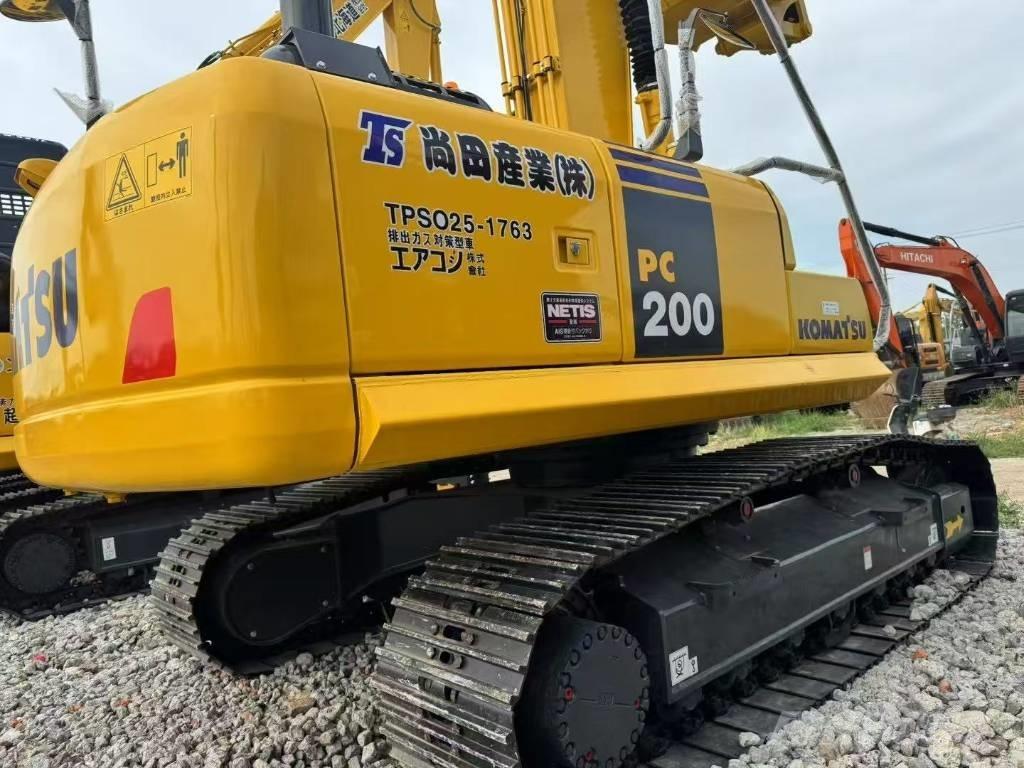 Komatsu 200-8 Roomikekskavaatorid