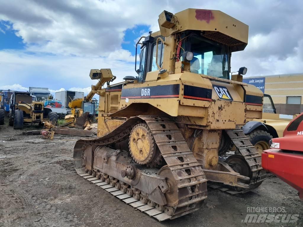 CAT D 6 R III Buldooserid
