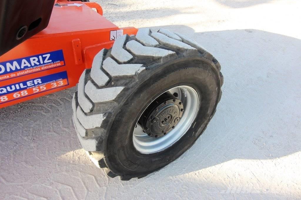 JLG 600 AJ Iseliikuvad poomtõstukid