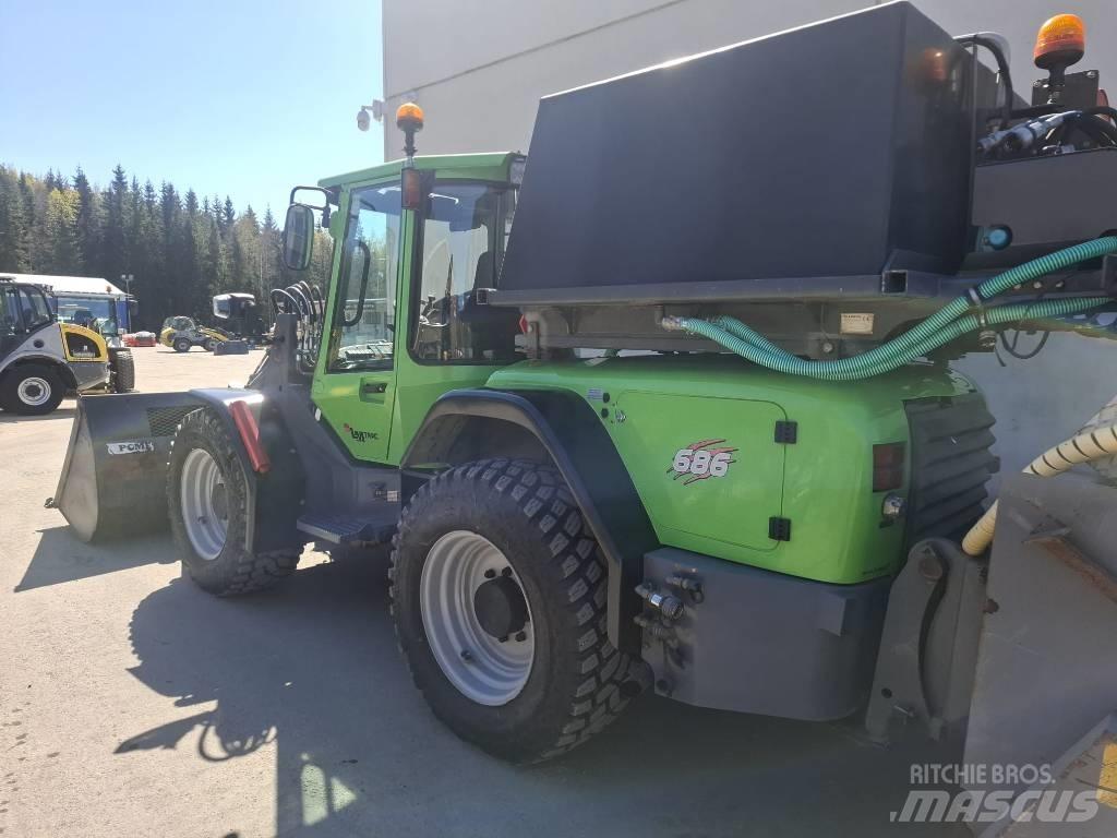 LM Trac 686 Rataslaadurid