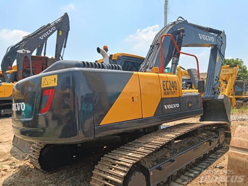 Volvo EC 240 Roomikekskavaatorid