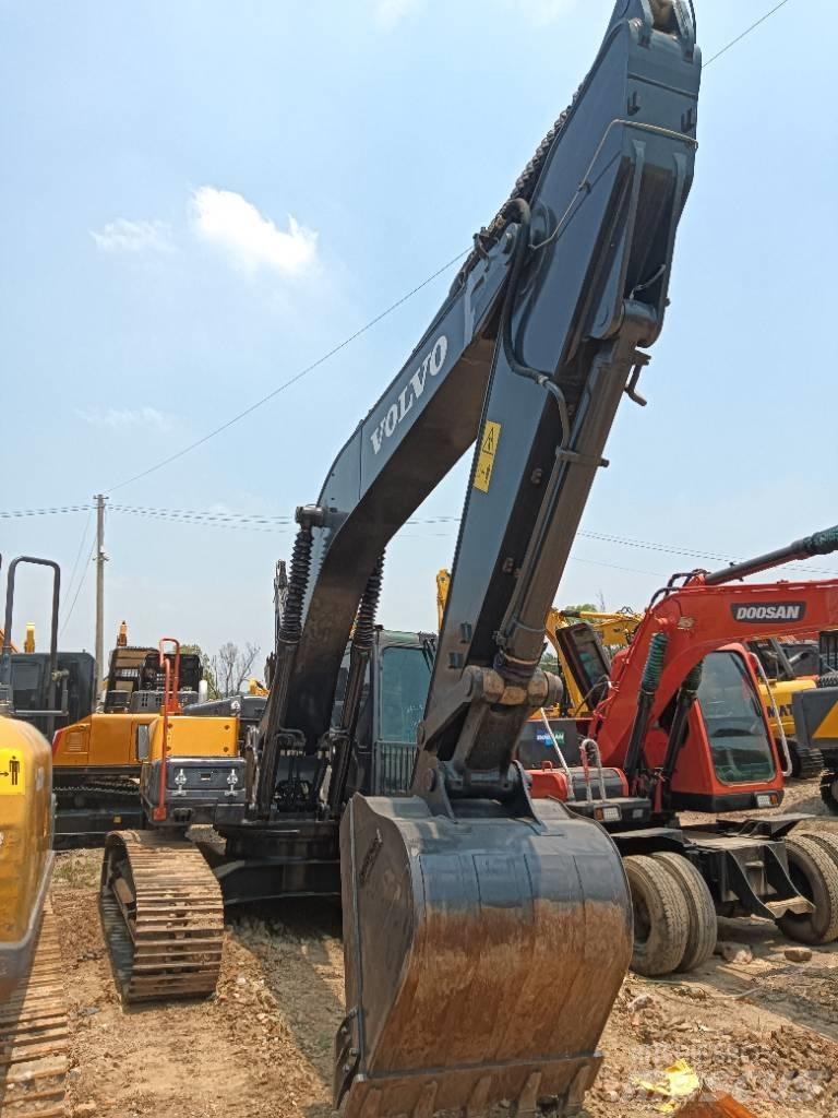 Volvo EC 240 Roomikekskavaatorid