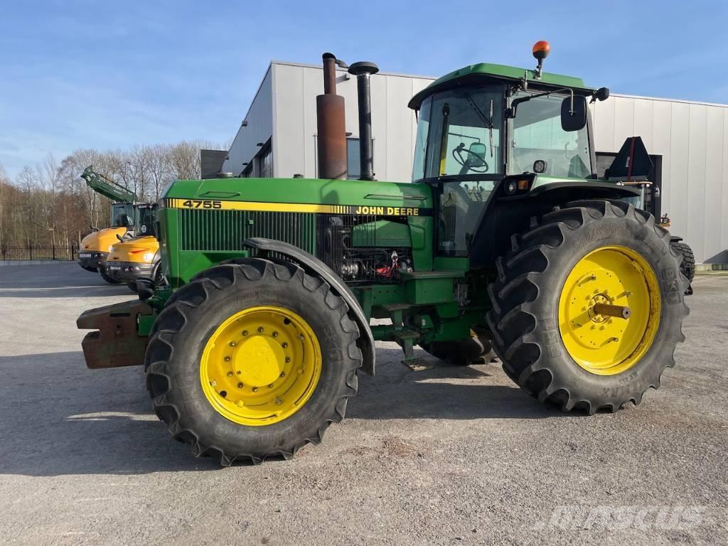 John Deere 4755 Traktorid