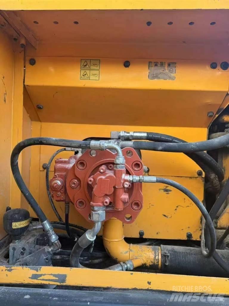Hyundai Robex 215-7 Roomikekskavaatorid
