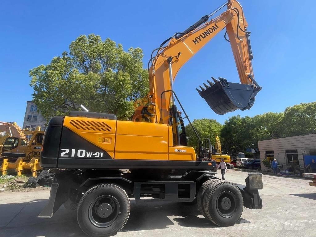 Hyundai 210W-9 Ratasekskavaatorid