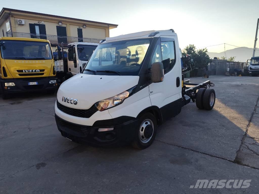 Iveco Daily 35-150 Kraanaga veokid
