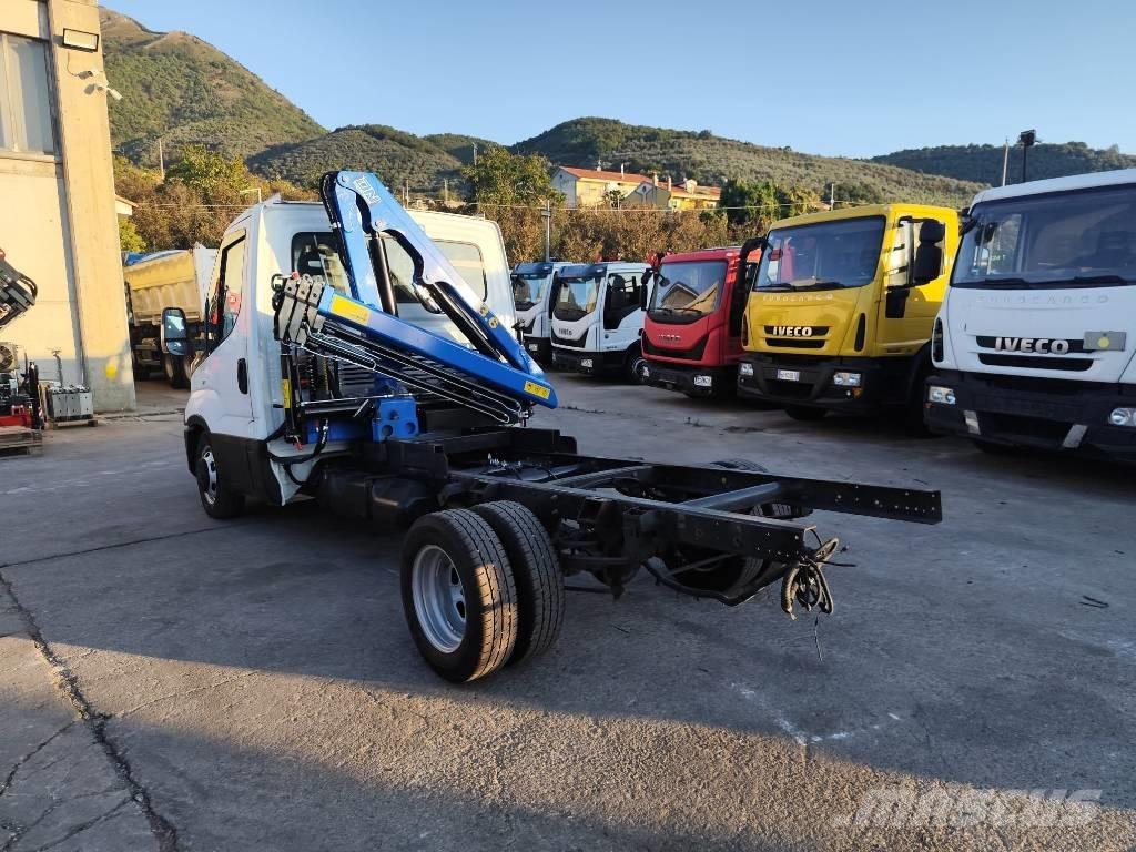 Iveco Daily 35-150 Kraanaga veokid