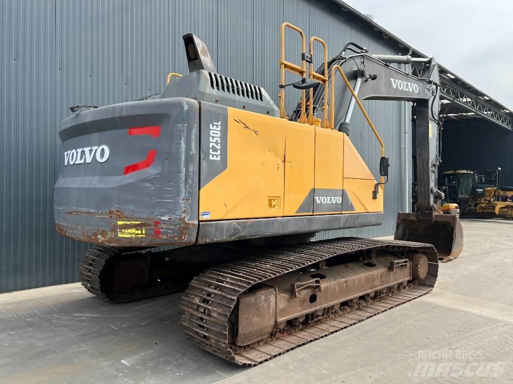 Volvo EC 250 EL Roomikekskavaatorid