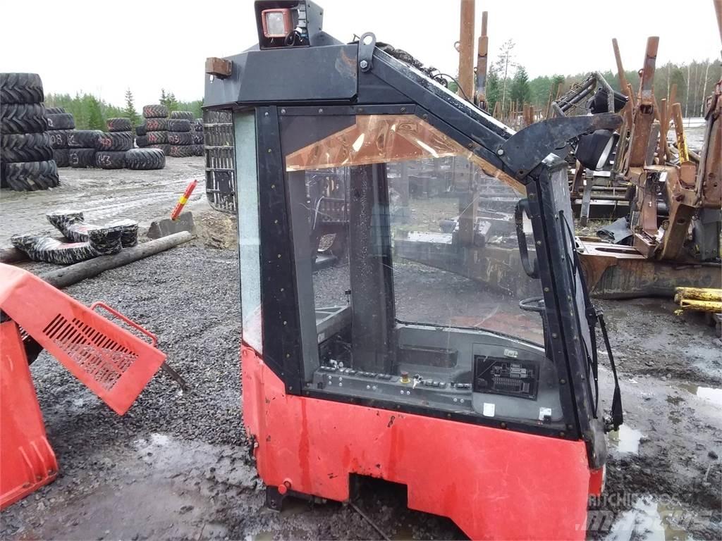 Valmet 911.1 Kabiinid