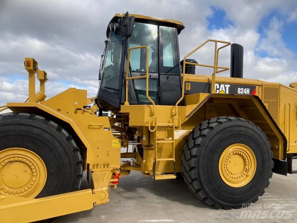 CAT 824 H Buldooserid