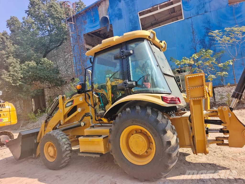 CAT 420F  NEW MACHINE Ekskavaatorlaadurid