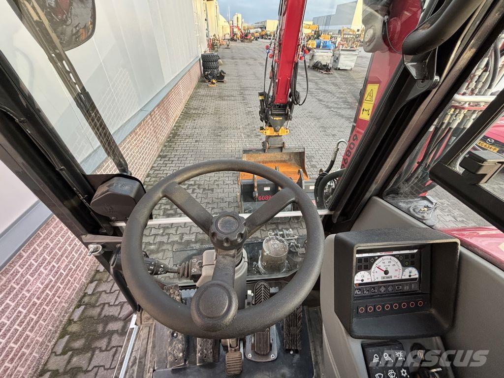 Yanmar YAN B110W Ratasekskavaatorid