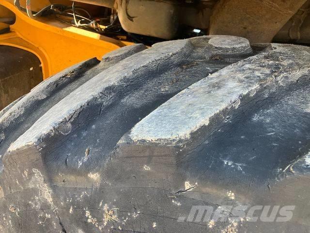 JCB 3 CX Ekskavaatorlaadurid