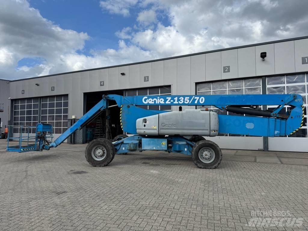 Genie Z 135/70 Iseliikuvad poomtõstukid