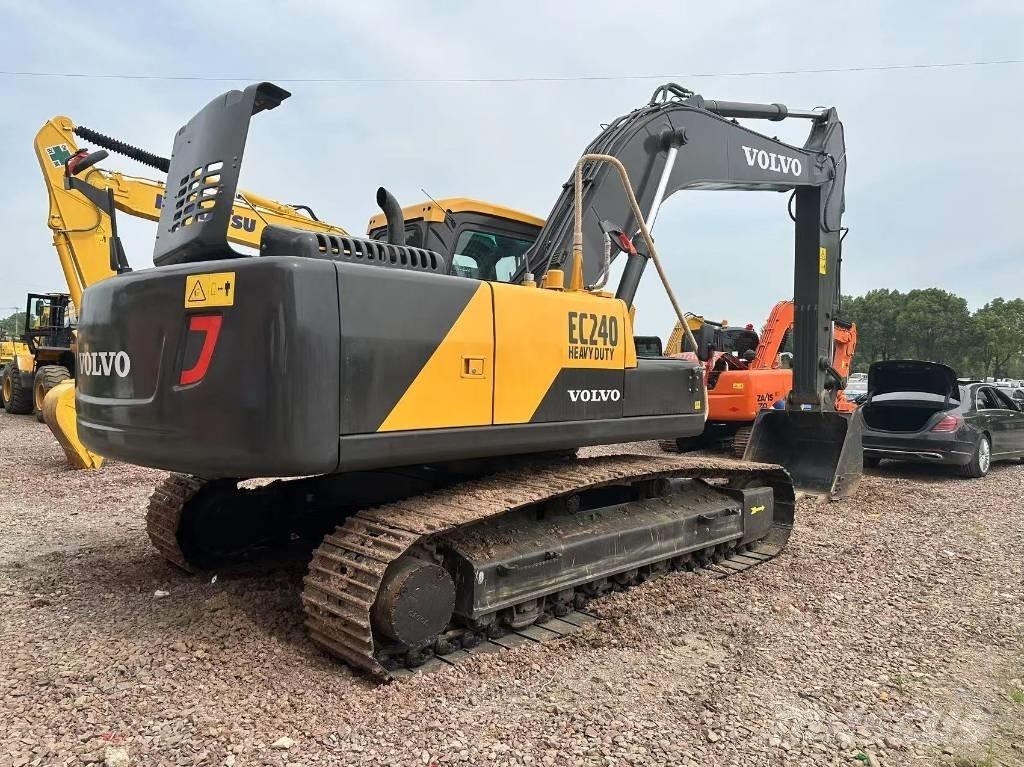 Volvo EC 240 Roomikekskavaatorid