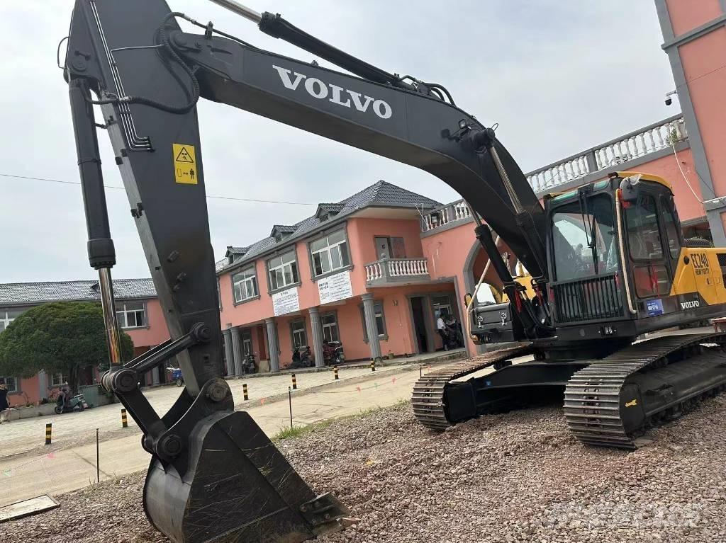 Volvo EC 240 Roomikekskavaatorid