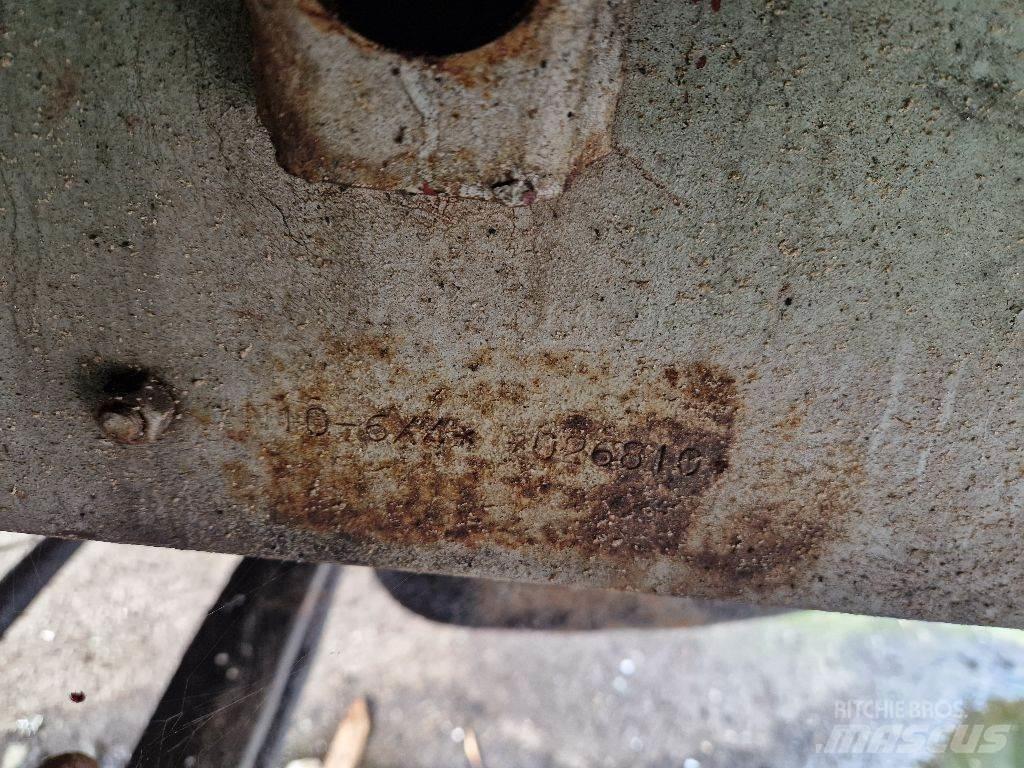 Volvo N1033 6X4 Raamautod