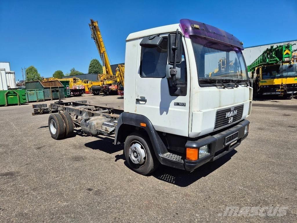 MAN LE 2000 Raamautod