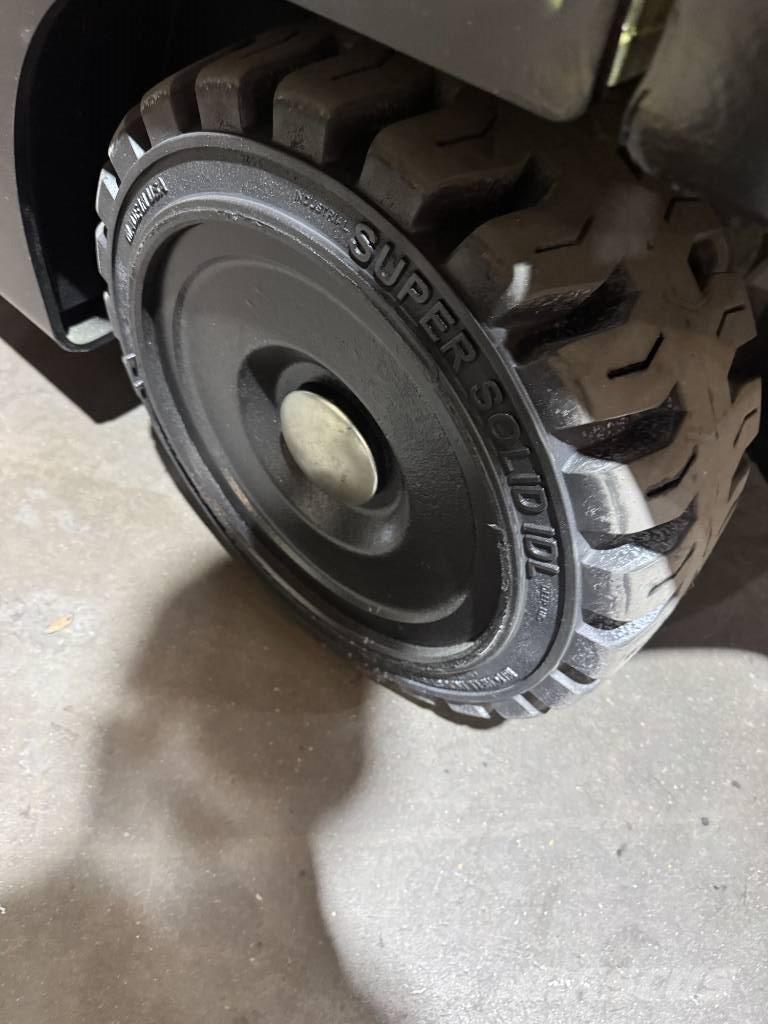 Hyster E 120 XN Elektritõstukid