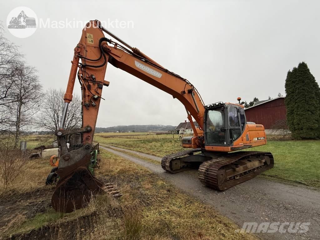 Doosan DX 225 LC Roomikekskavaatorid