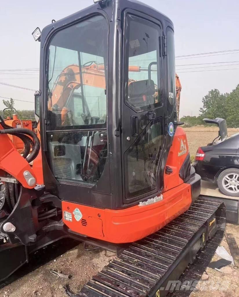 Kubota 161 Roomikekskavaatorid