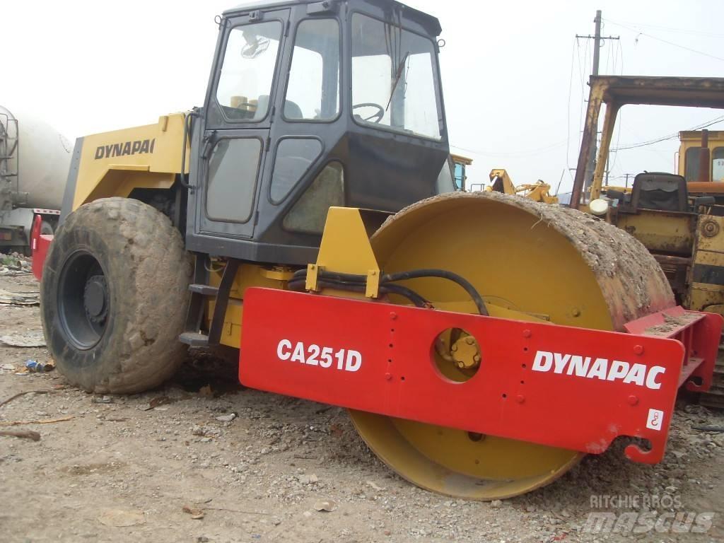 Dynapac CA 251 D Ühe trumliga rullid