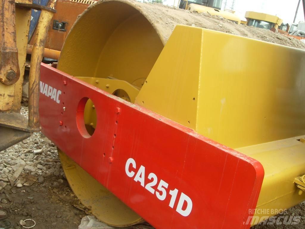 Dynapac CA 251 D Ühe trumliga rullid