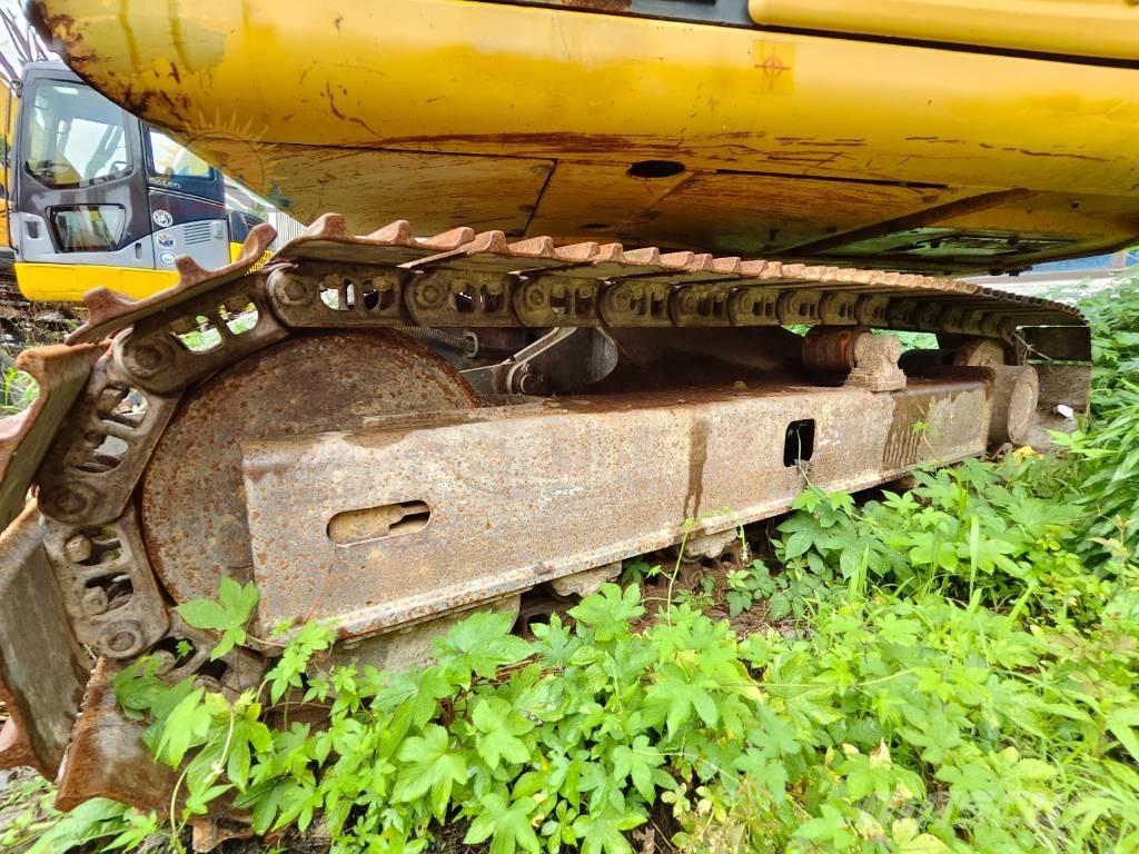 Komatsu PC 70-8 Roomikekskavaatorid