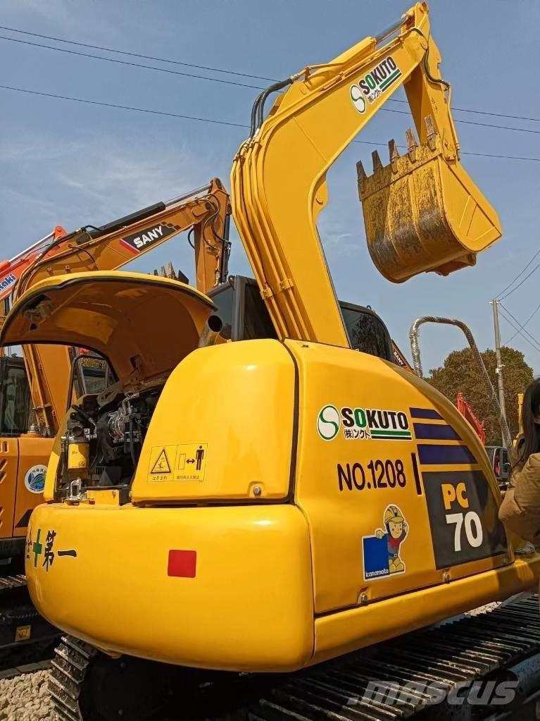 Komatsu PC 70 Väikeekskavaatorid 7t-12t