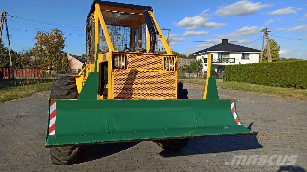 LKT 81 Väljaveotraktorid