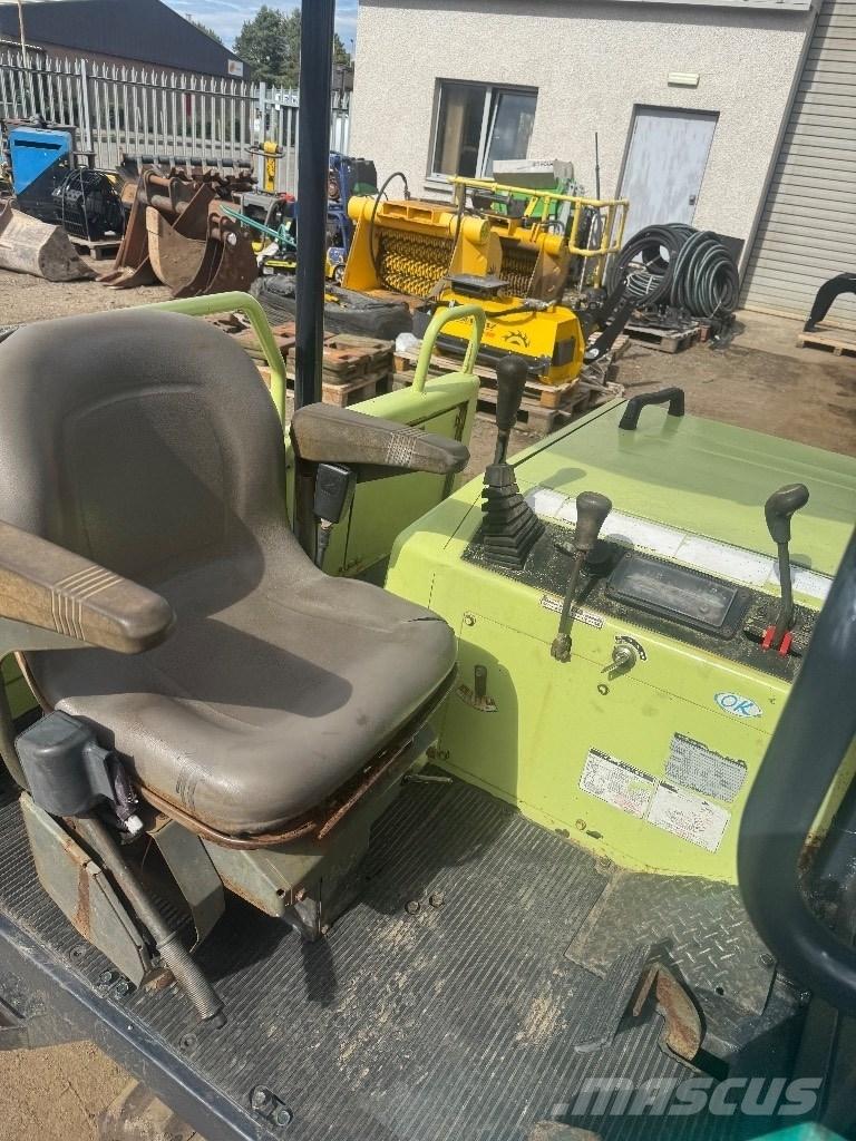 Yanmar C 30 Roomikkallurid