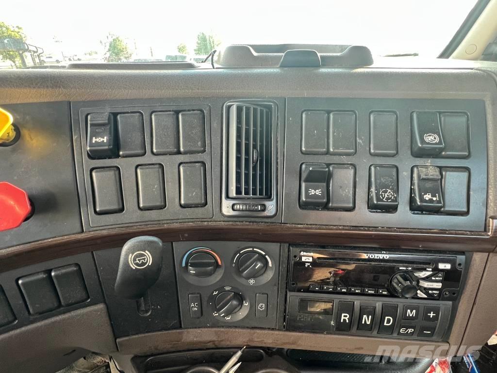 Volvo VNL 42 T300 Sadulveokid