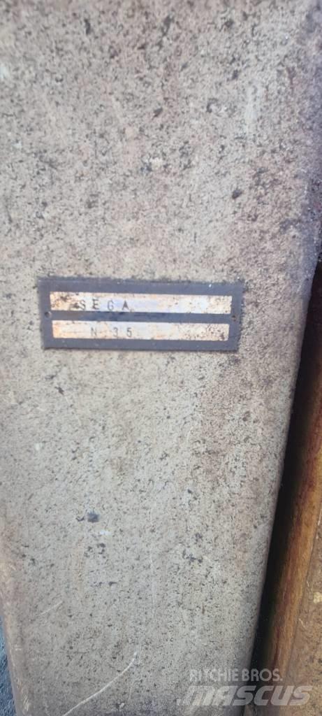 Kasto HBA 420 AU Saeveskid