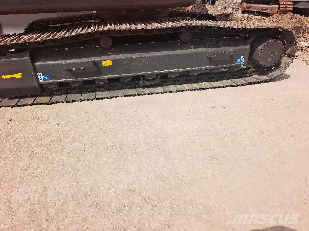 Hyundai 220LC-9S Roomikekskavaatorid