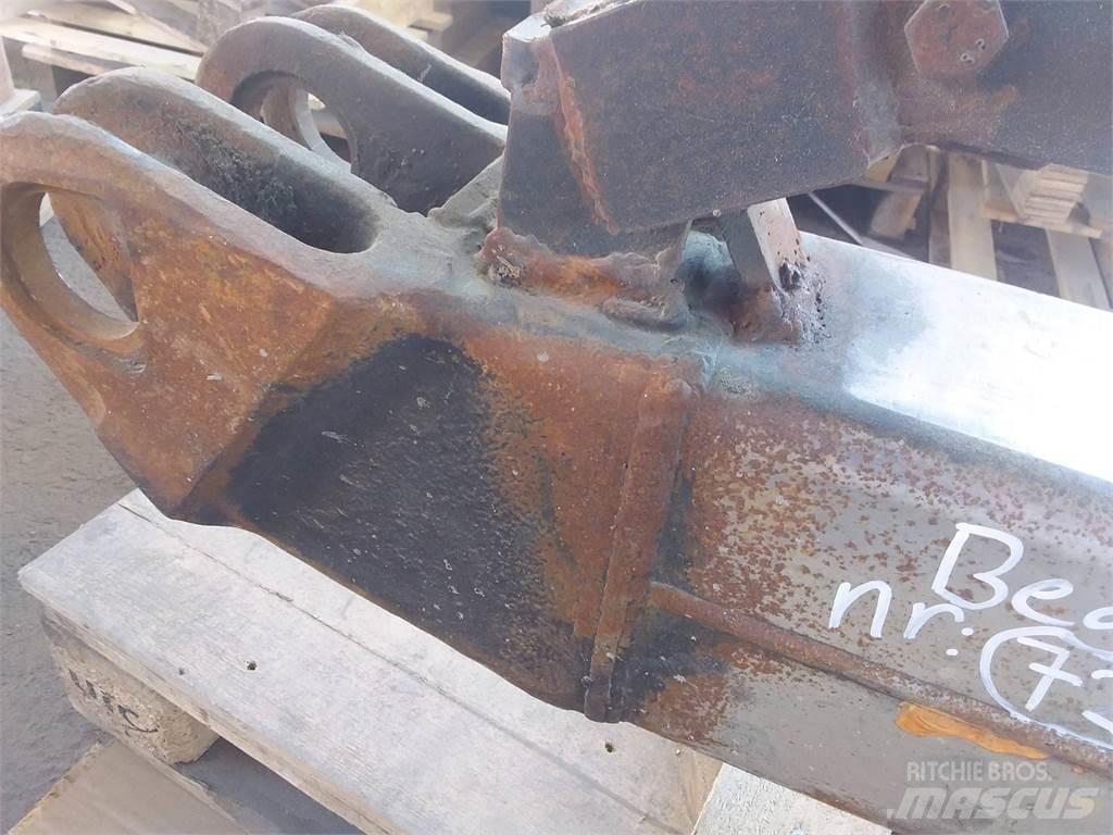 John Deere Ch7 Harvesteri kraanad