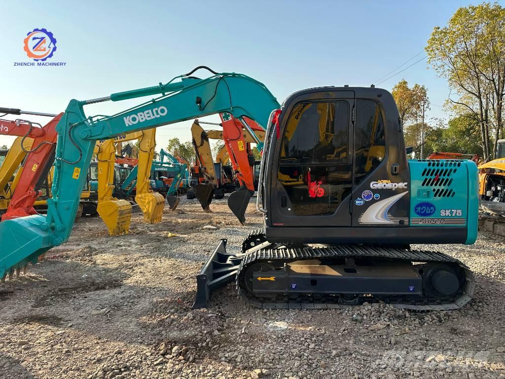 Kobelco SK 75 Väikeekskavaatorid 7t-12t