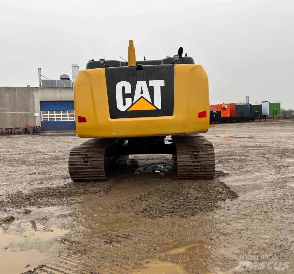 CAT 323 F L Roomikekskavaatorid
