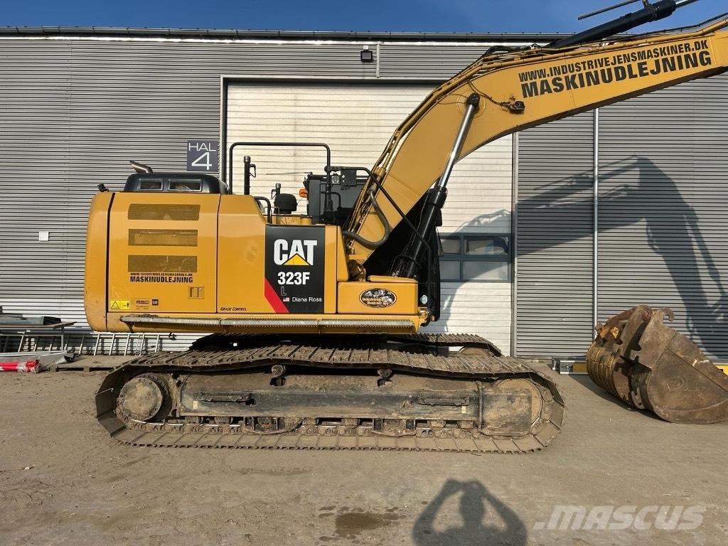 CAT 323 F L Roomikekskavaatorid
