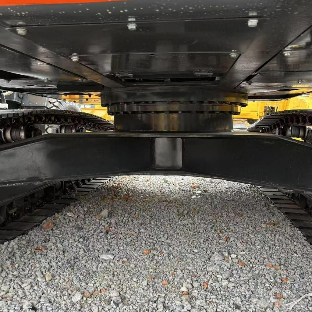 Doosan 300LC-9C Roomikekskavaatorid