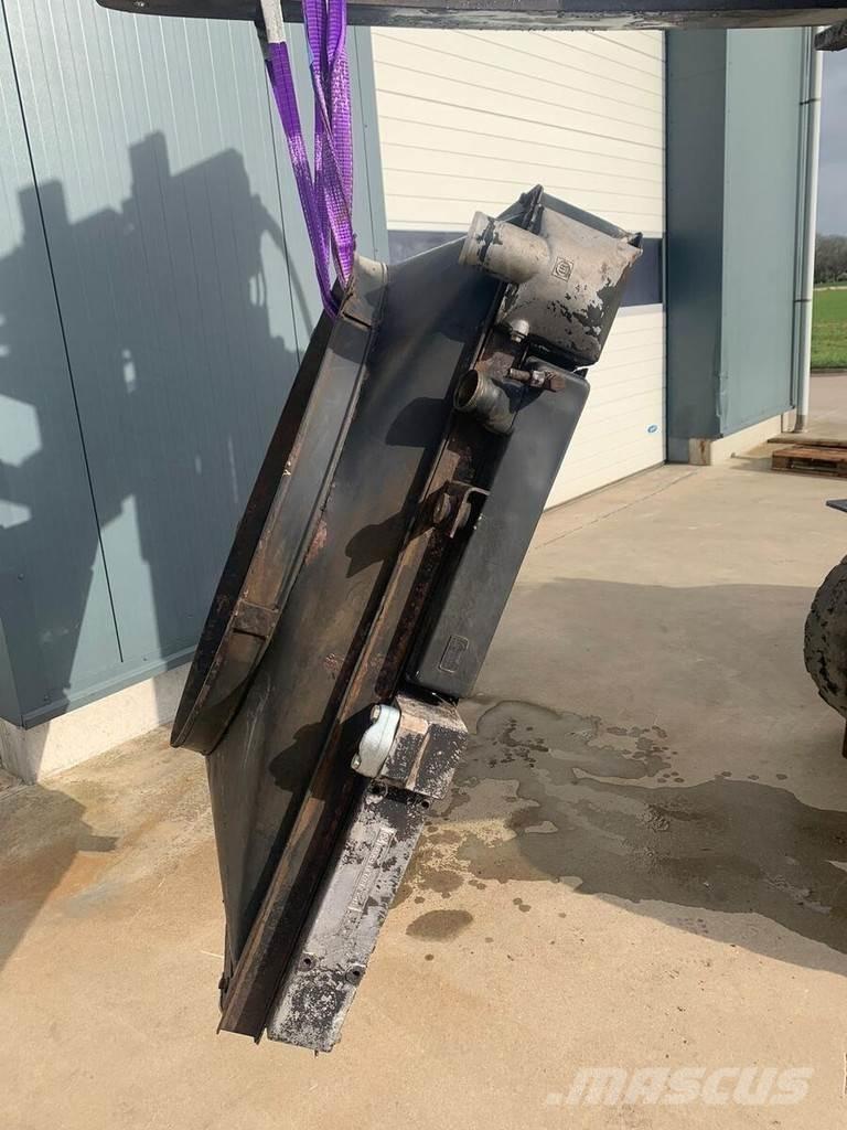 Liebherr A932 Radiaatorid