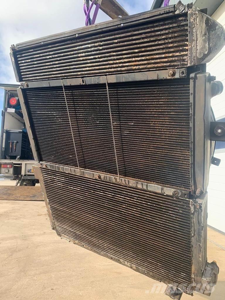 Liebherr A932 Radiaatorid