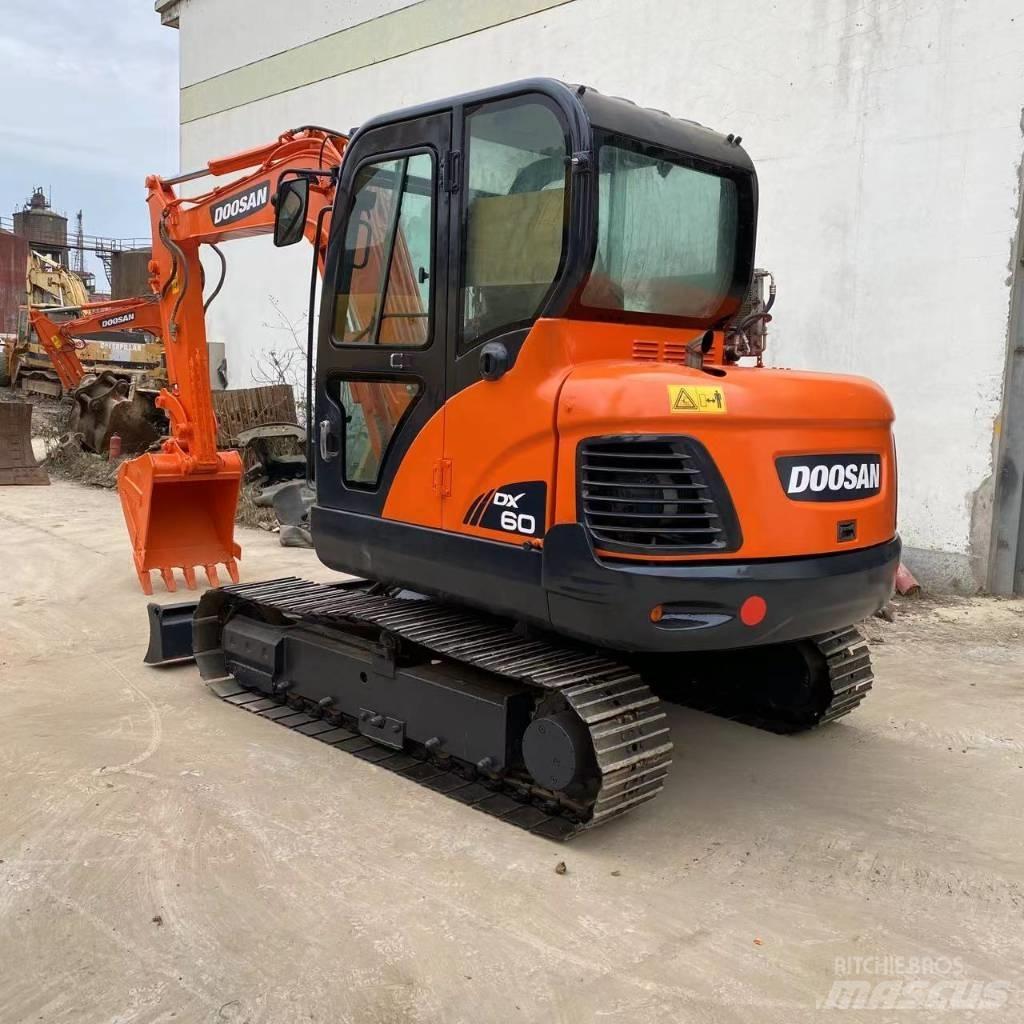 Doosan DX 60 Roomikekskavaatorid