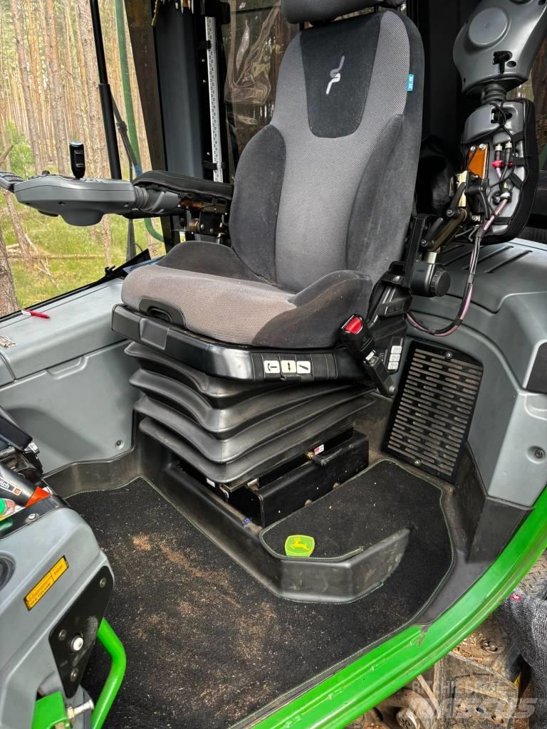 John Deere 1170 E Harvesterid