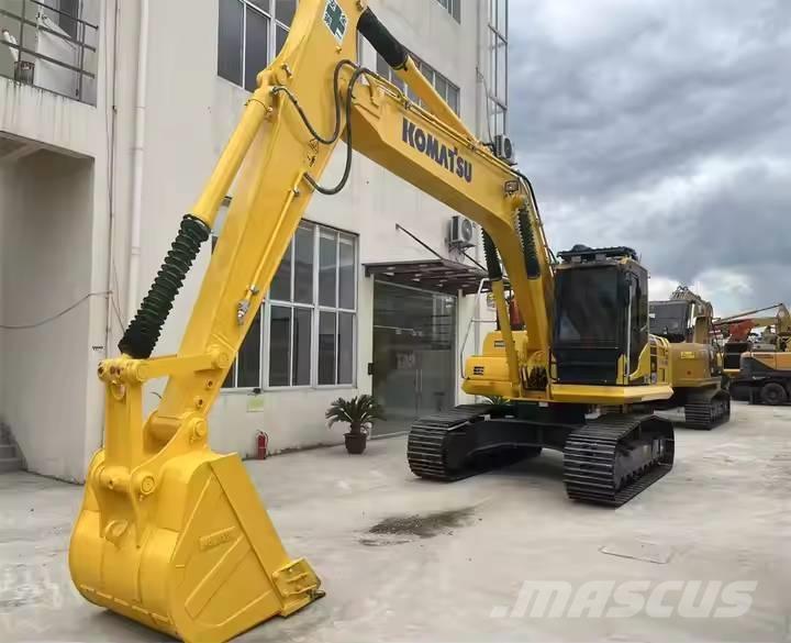 Komatsu PC220-8 Roomikekskavaatorid