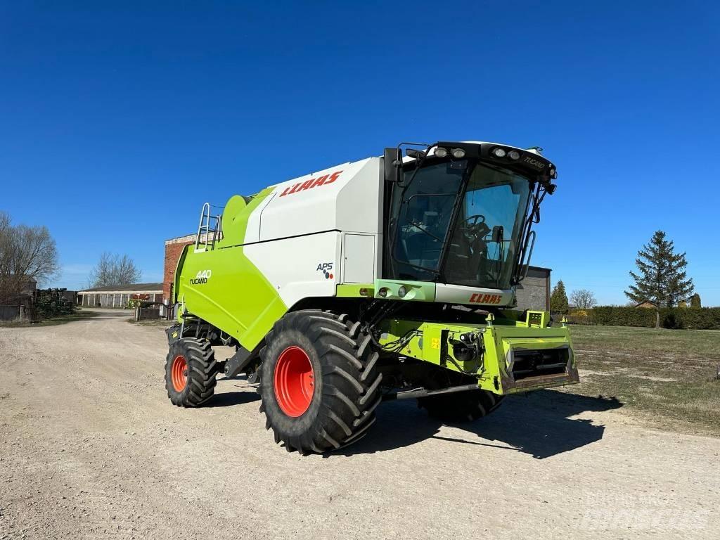 CLAAS Tucano 440 Teraviljakombainid