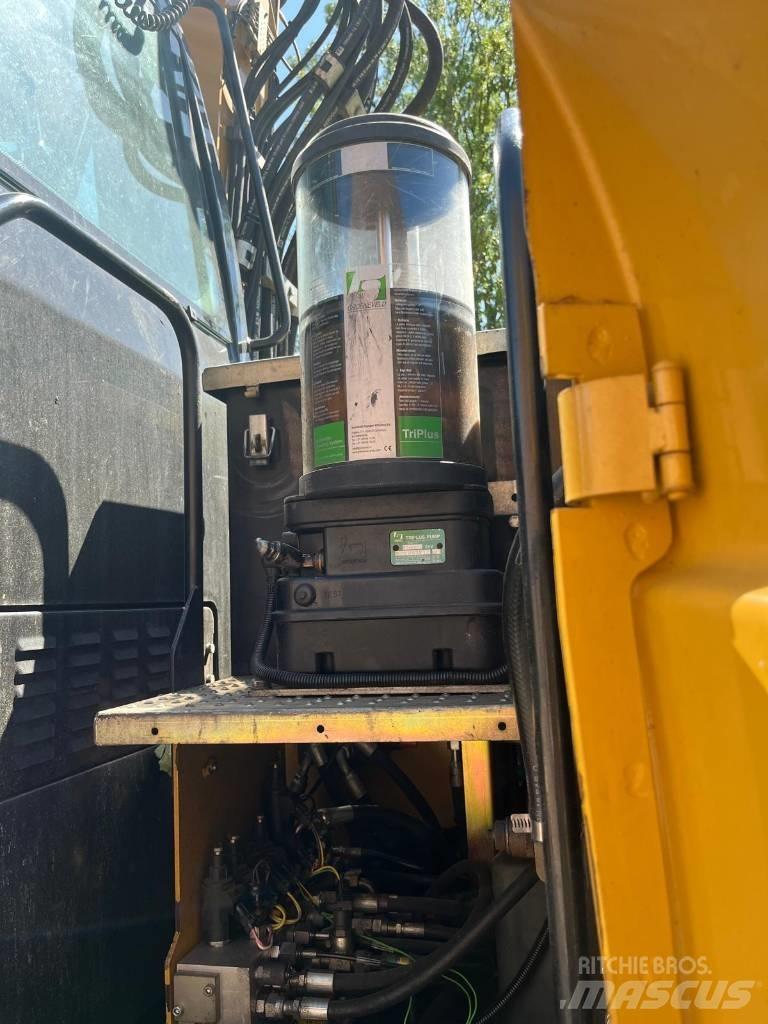 CAT M 313 D Ratasekskavaatorid